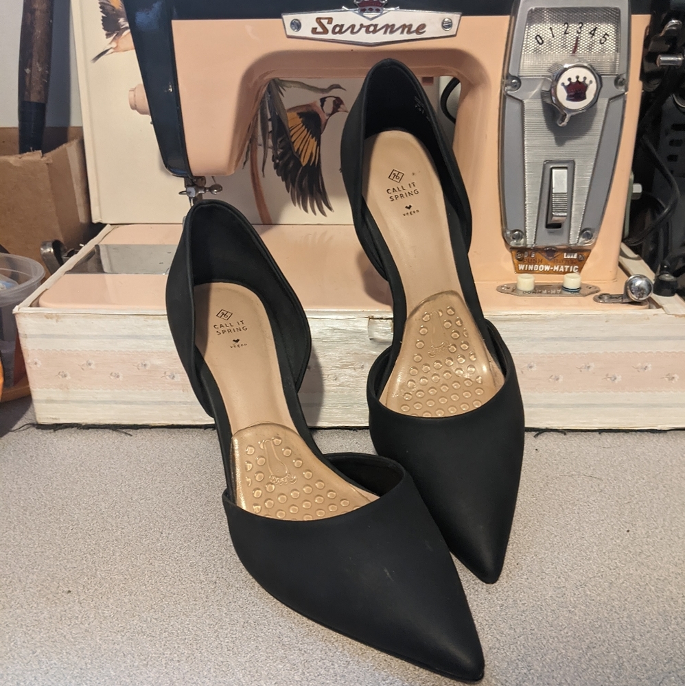 Call it spring Black heels, size 7.5